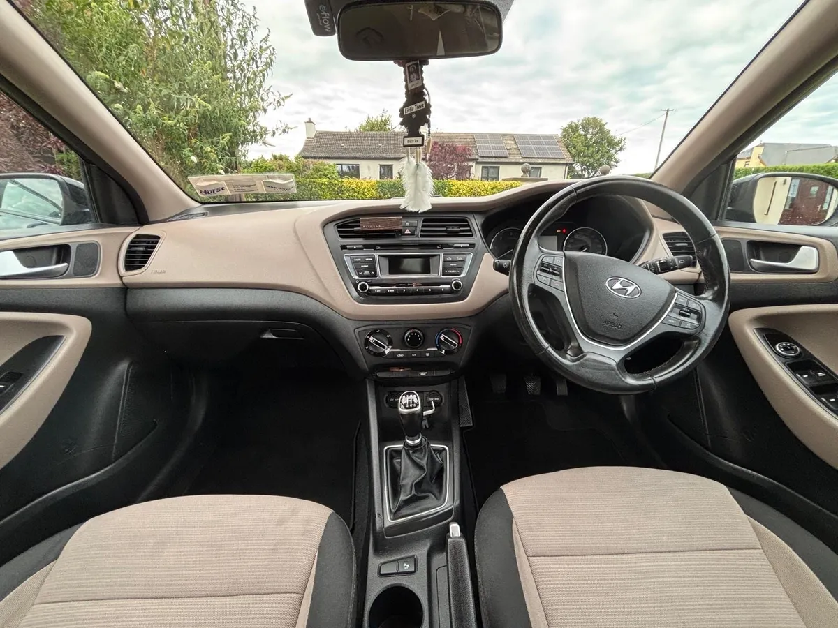 Hyundai i20 2015 - Image 2