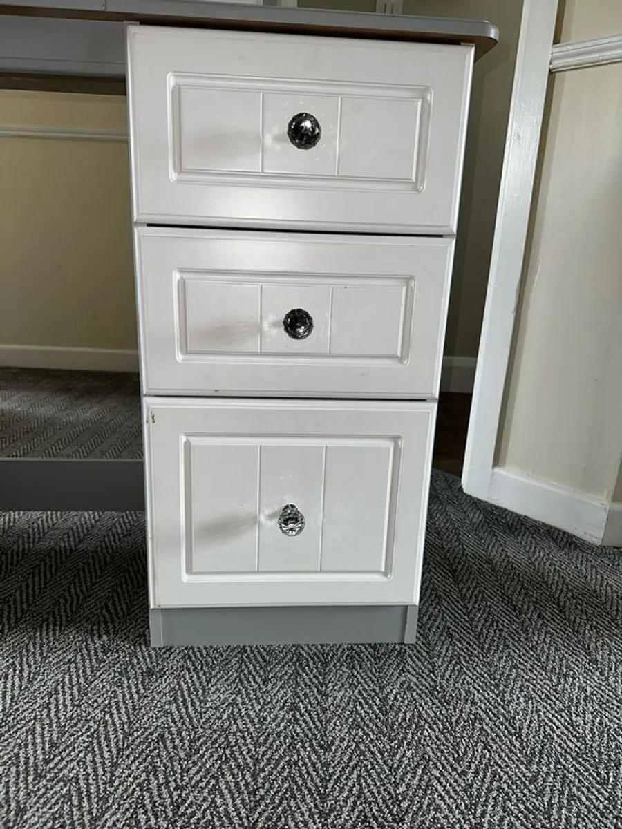 Vanity or Makeup Desk with Mirror and Stool for 60 EUR (Original Price 245 EUR) - Image 3