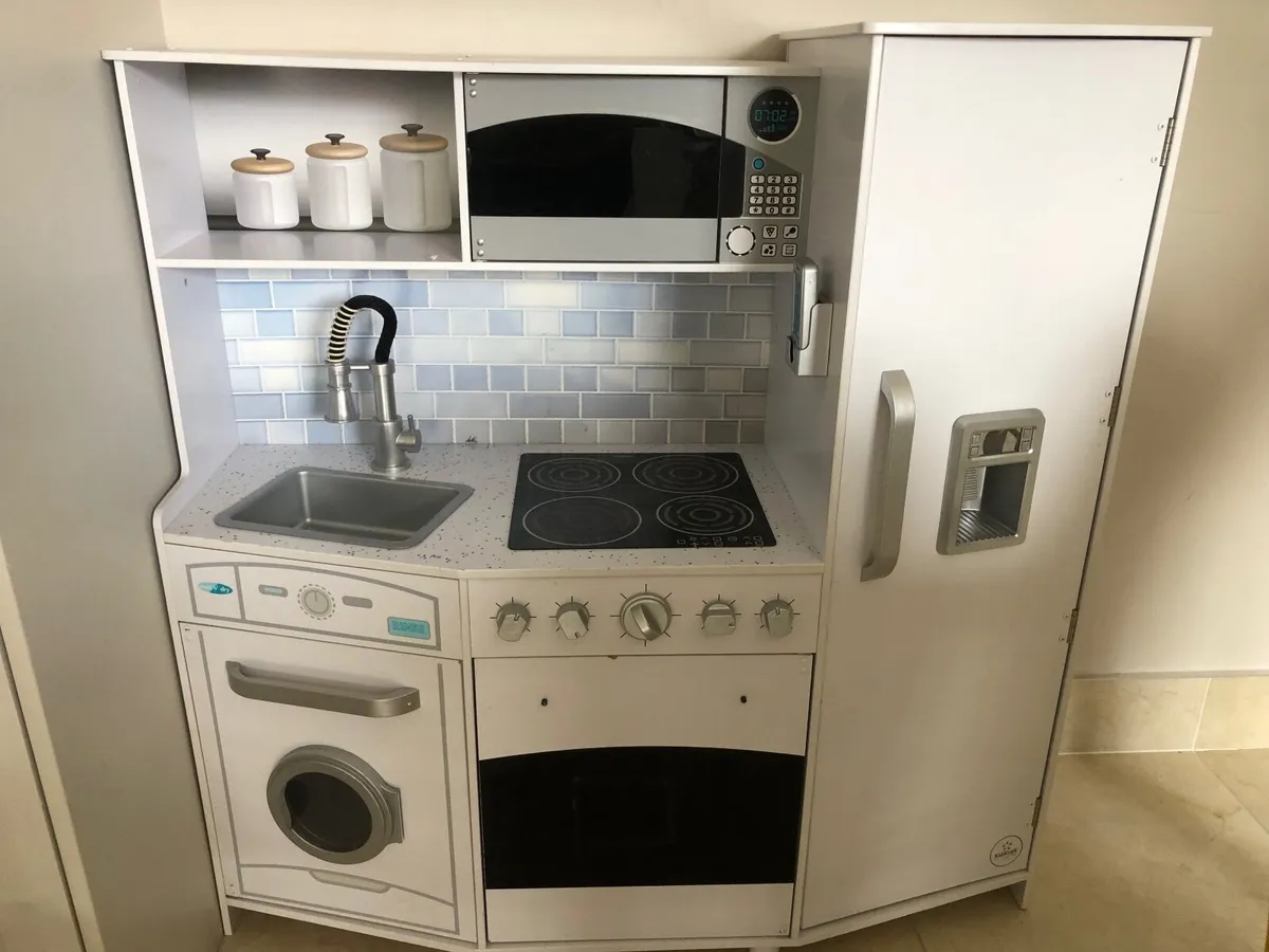 Play kitchen - Image 1