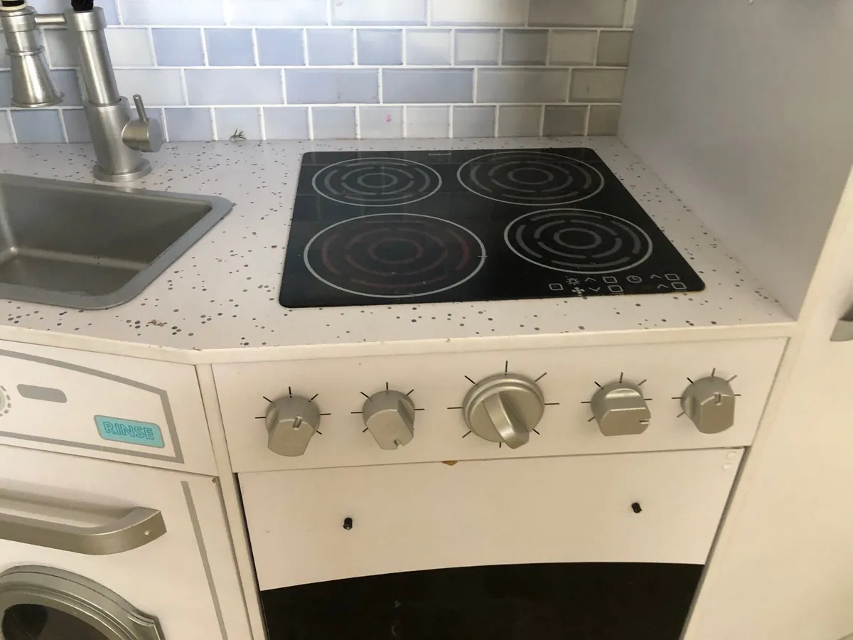 Play kitchen - Image 2