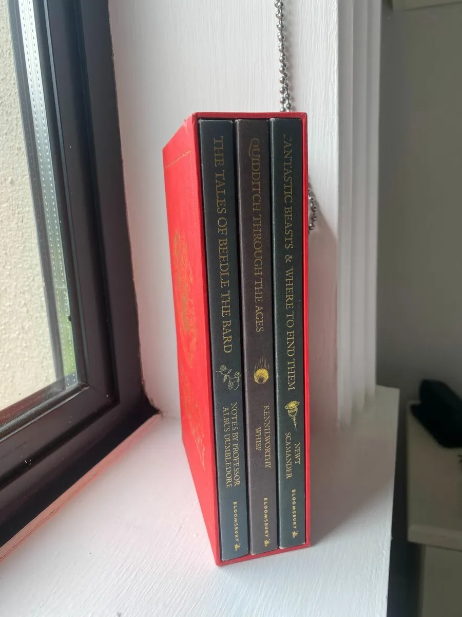 Harry Potter Hogwarts Library Book Set - Image 2