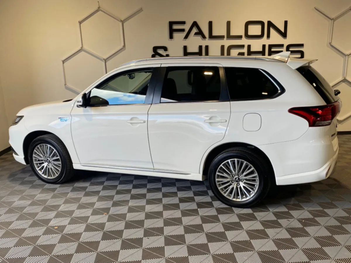 Mitsubishi Outlander 2.4 HIGH SPEC 4H 2019 - Image 3
