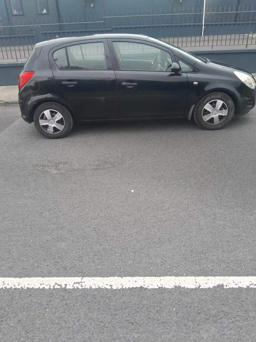 Car - Image 2
