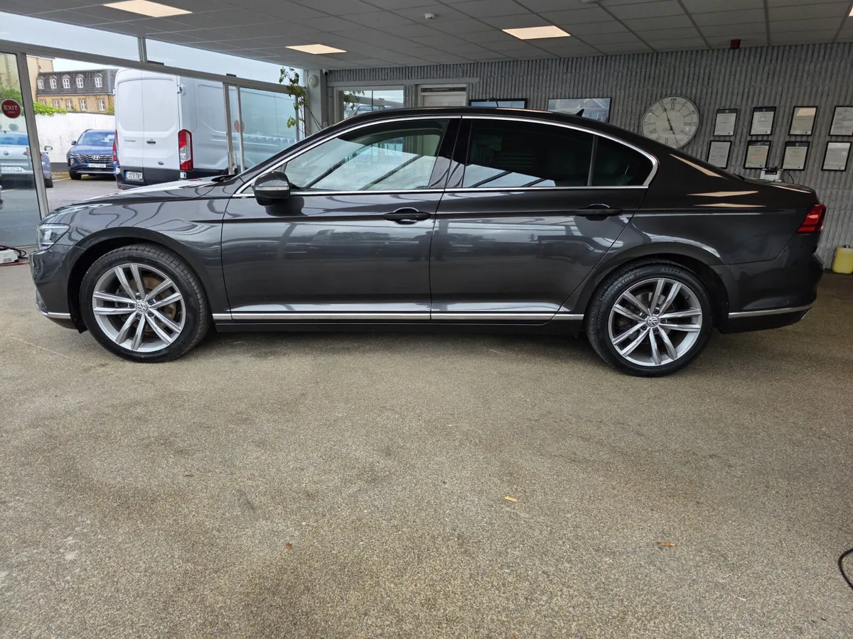 Volkswagen Passat 2.0 D Elegance 2020 - Image 4