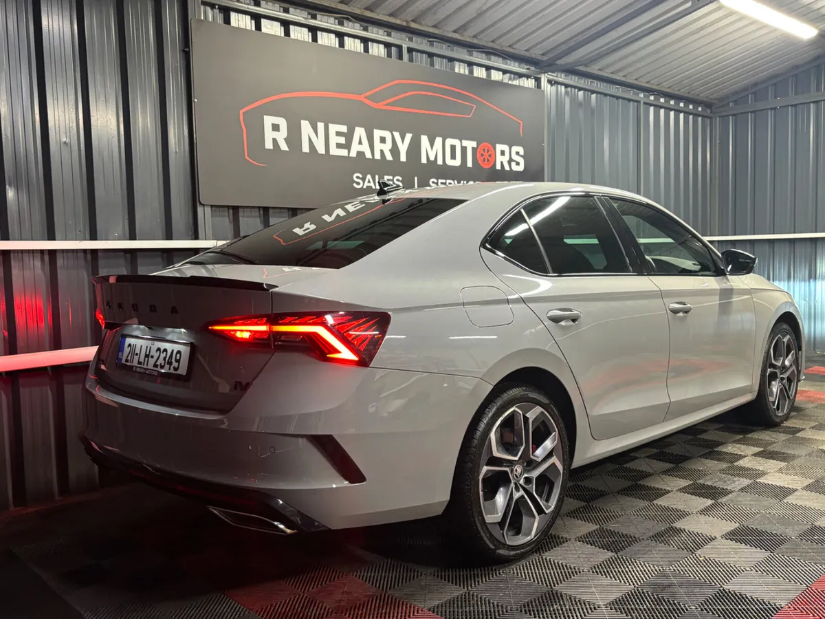 2021 Skoda Octavia OCTAVIA VRS 1.4TSI 245HP IV DSG - Image 3