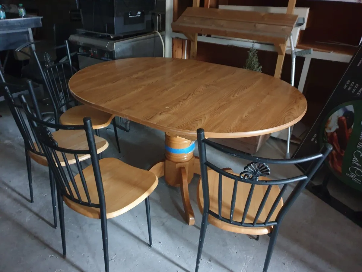 Dining room table, beautiful condition - Image 1