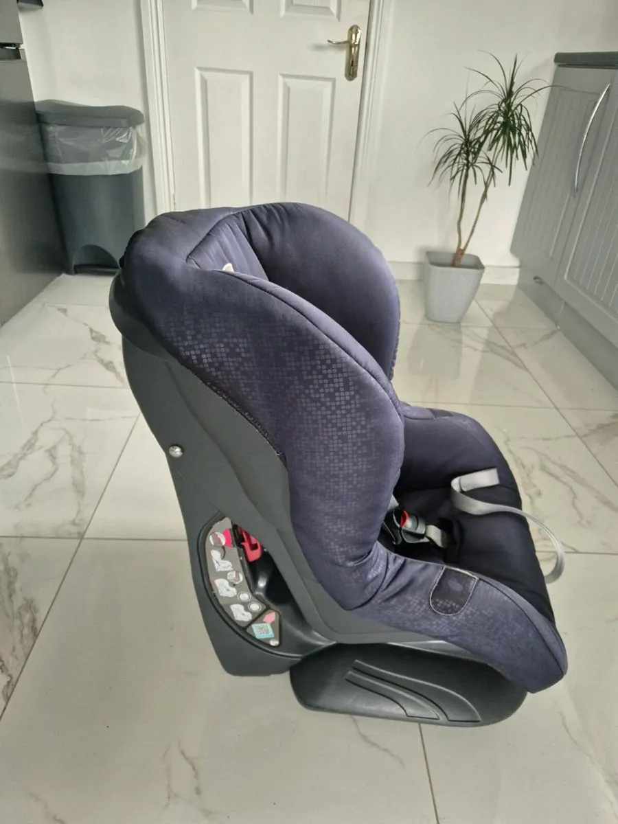 Car seat - Image 2