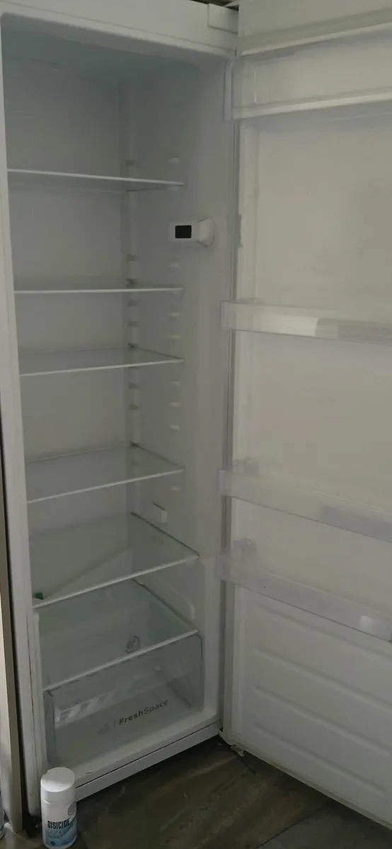 Indesit White Fridge working perfect - Image 1