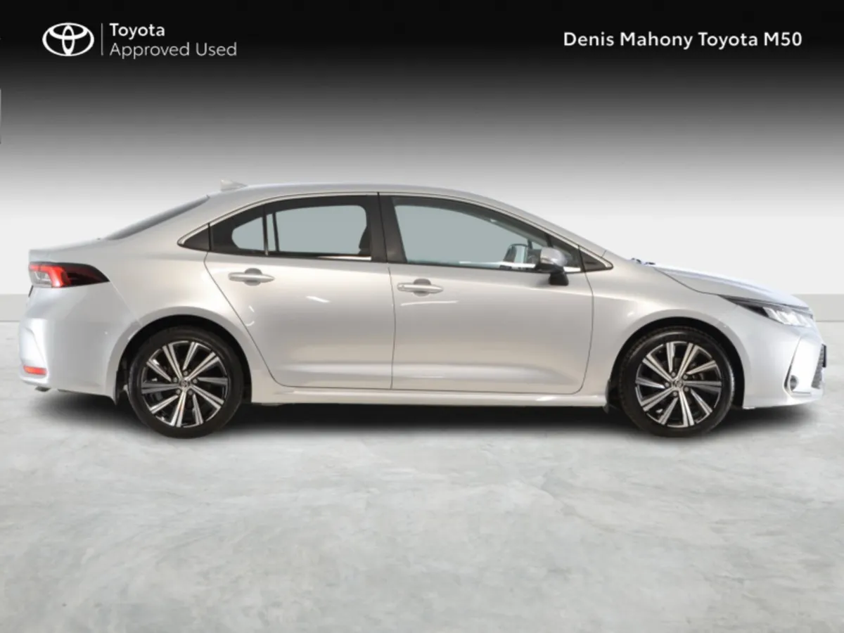 Toyota Corolla Luna Sport Hybrid Auto - Image 3