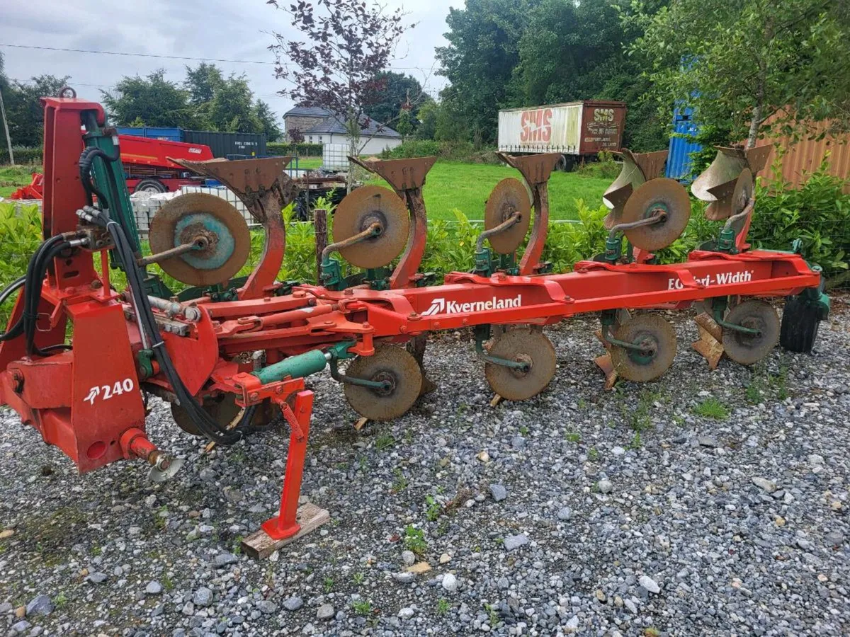 Kverneland 5 furrow rev plough - Image 1