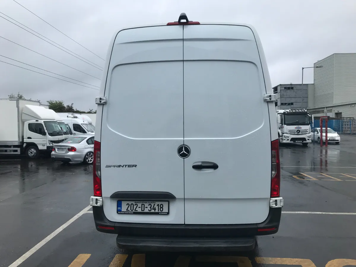 Mercedes-Benz Sprinter LWB 2020 - Image 3