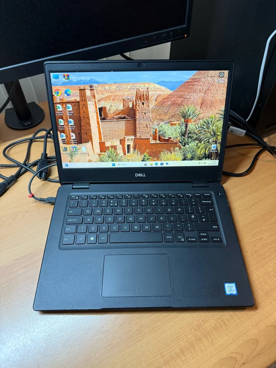 Dell laptop i5 pro 16-256 win 11 pro - Image 1