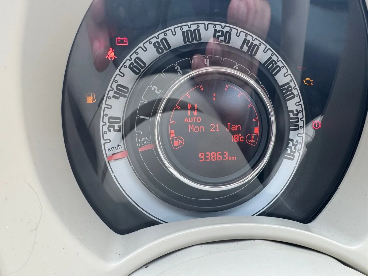 141 Fiat 500 Automatic - Image 3