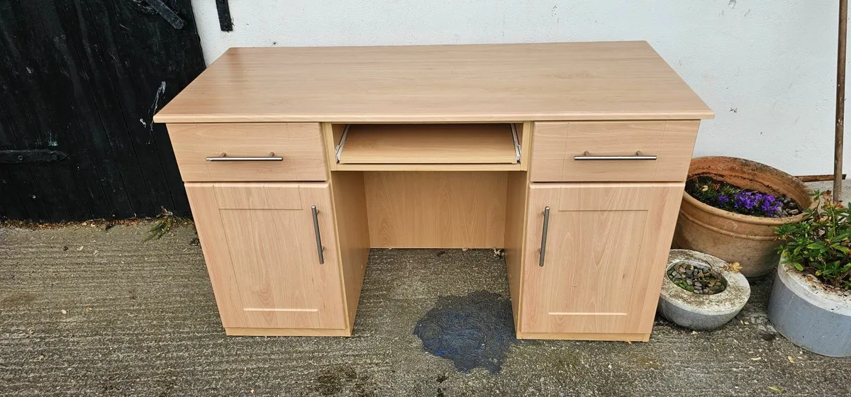 Study desk 150 - Image 1