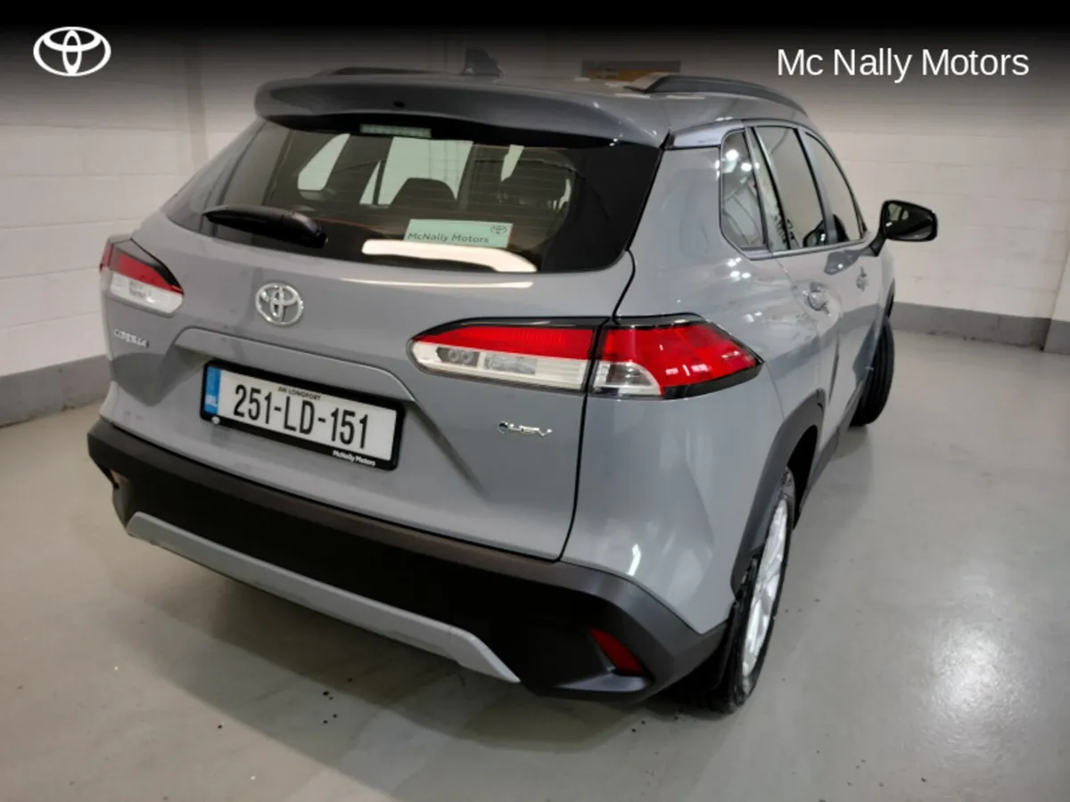 Toyota Corolla Cross 1.8 LUNA HYBRID DEMO CAREPACK - Image 2