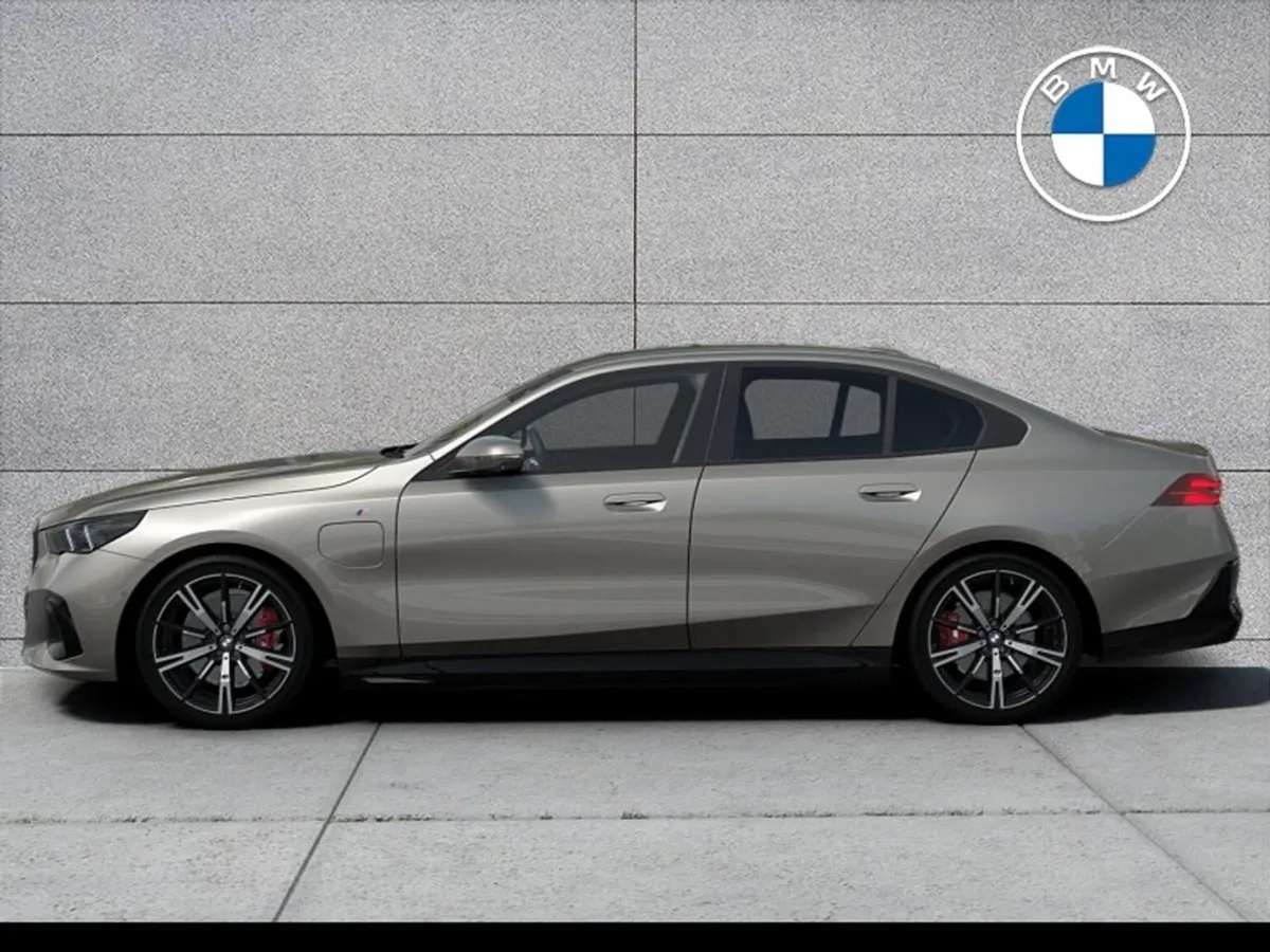 BMW 5 Series 530e M Sport Pro - Image 2