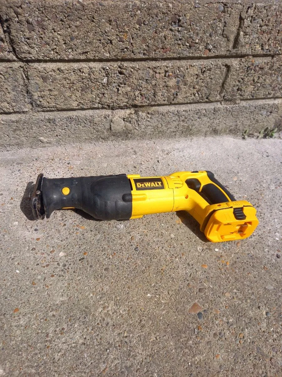 DeWalt Cordless Recip Saw - Image 2