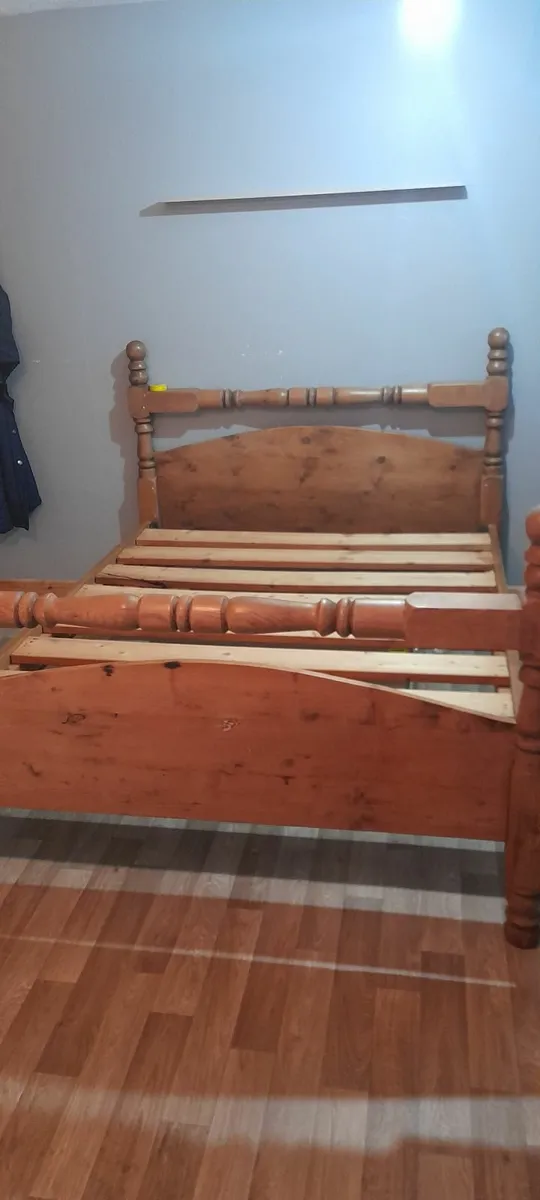 King bed frame - Image 3