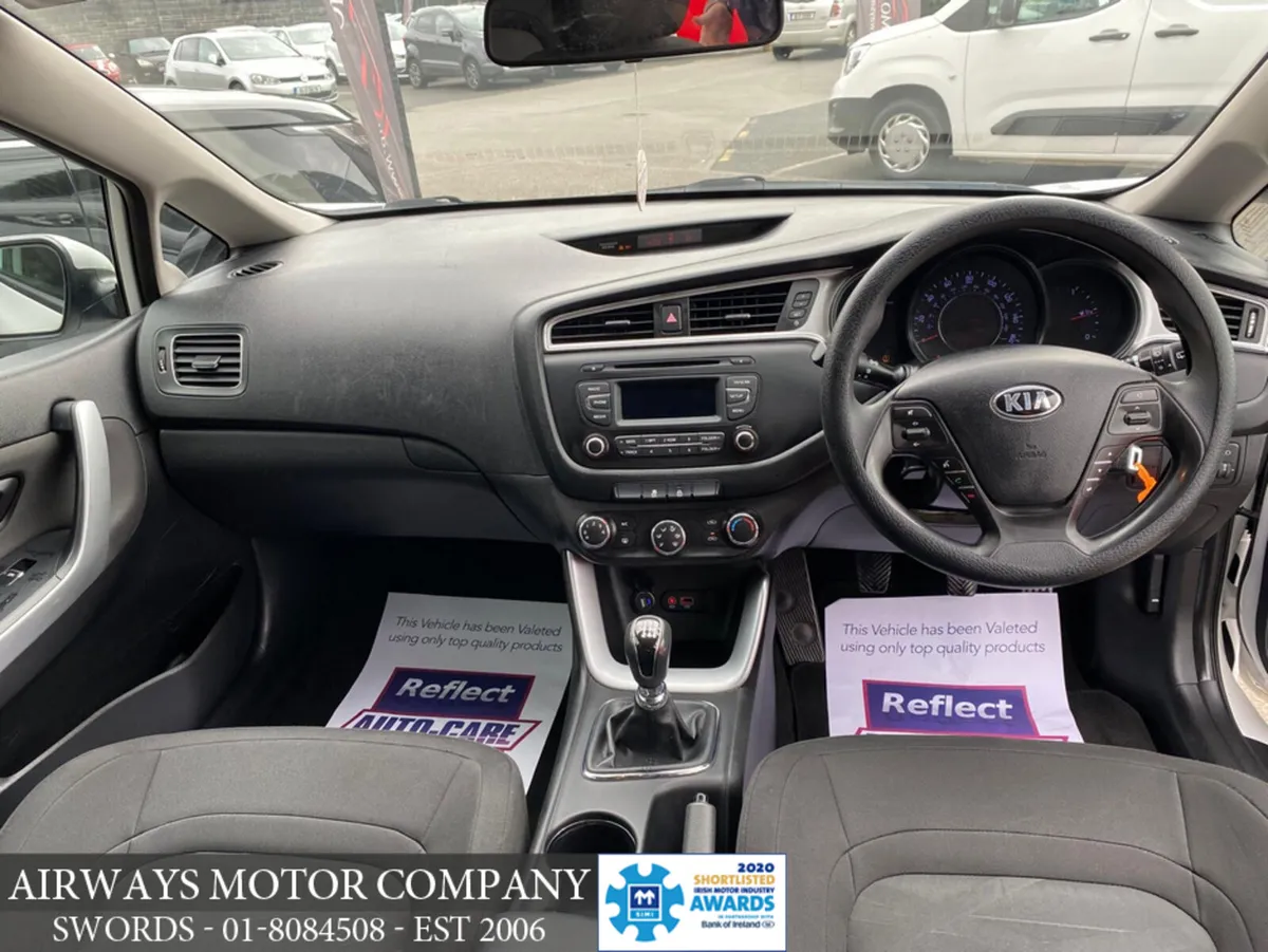 Kia Ceed * 1.6 * MANUAL * 5DR * AIRCON * ALLOYS * - Image 4