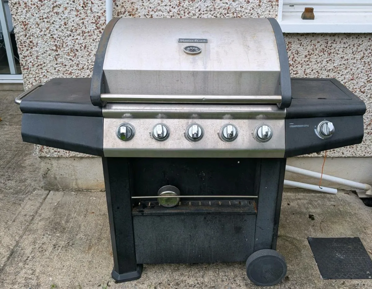 Free BBQ - Image 1