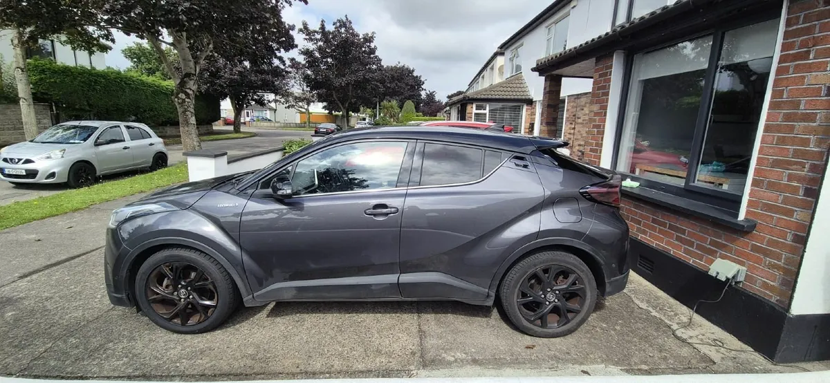 Toyota C-HR 2019 *High Spec* - Image 3
