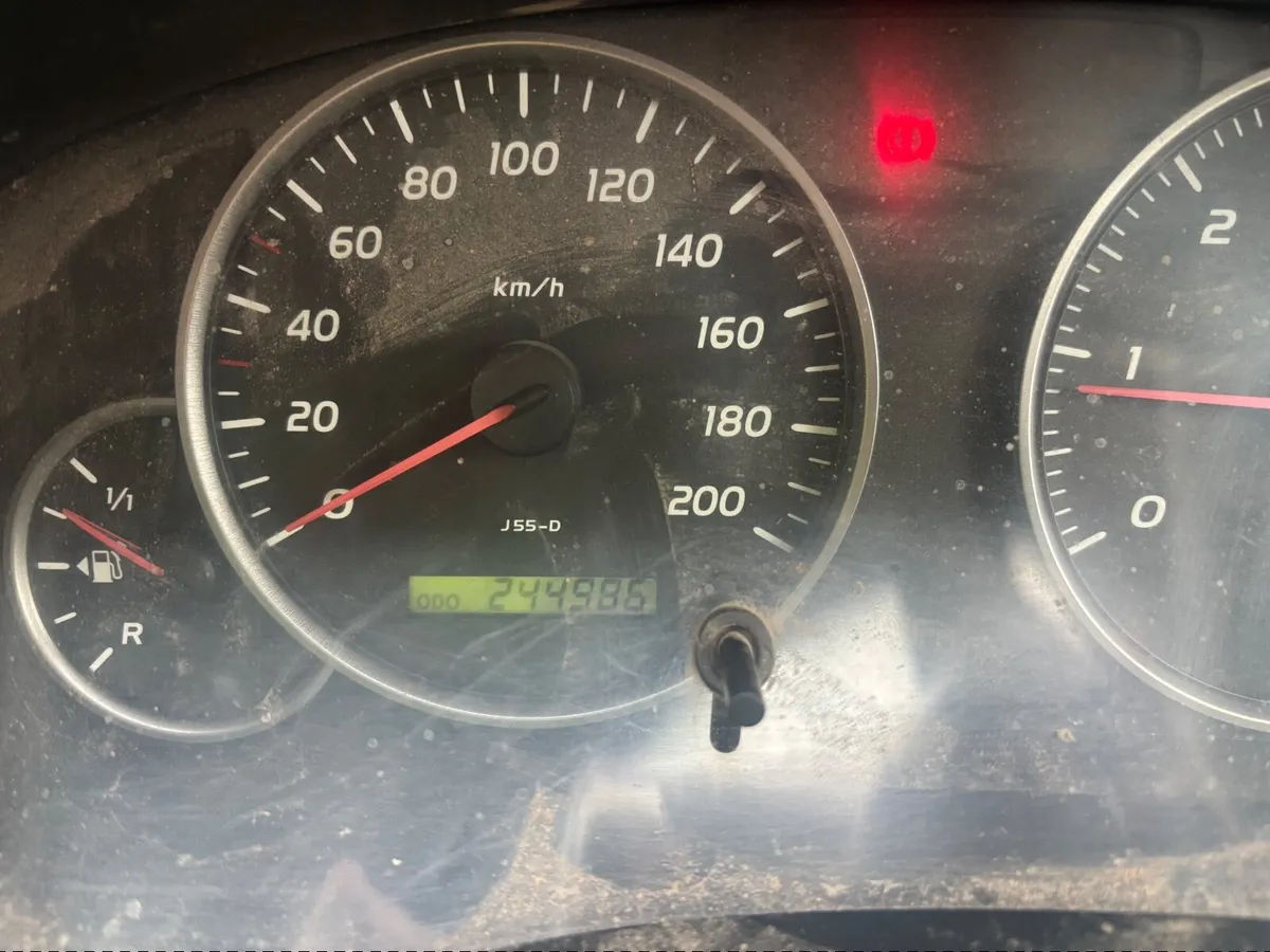 Toyota Land Cruiser 2005 - Image 3