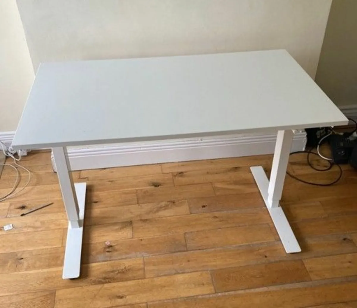 standing desk - Image 1