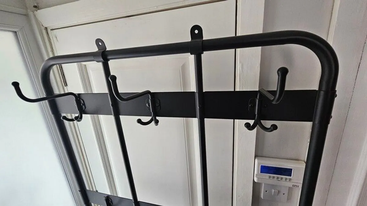 NIPASEN (IKEA) Coat rack and bench w shoe storage - Image 4
