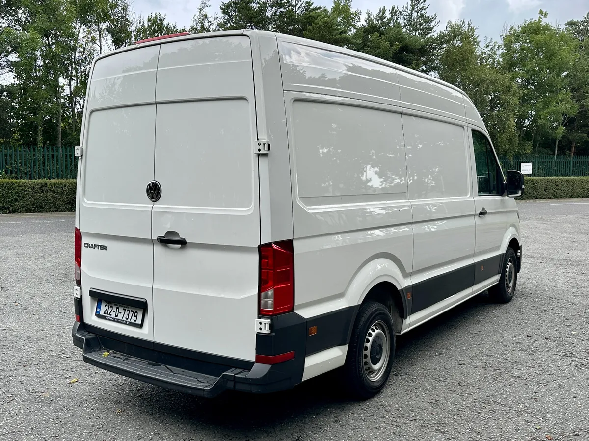 Volkswagen Crafter MWB 140 HP 2021 *low kms* - Image 4