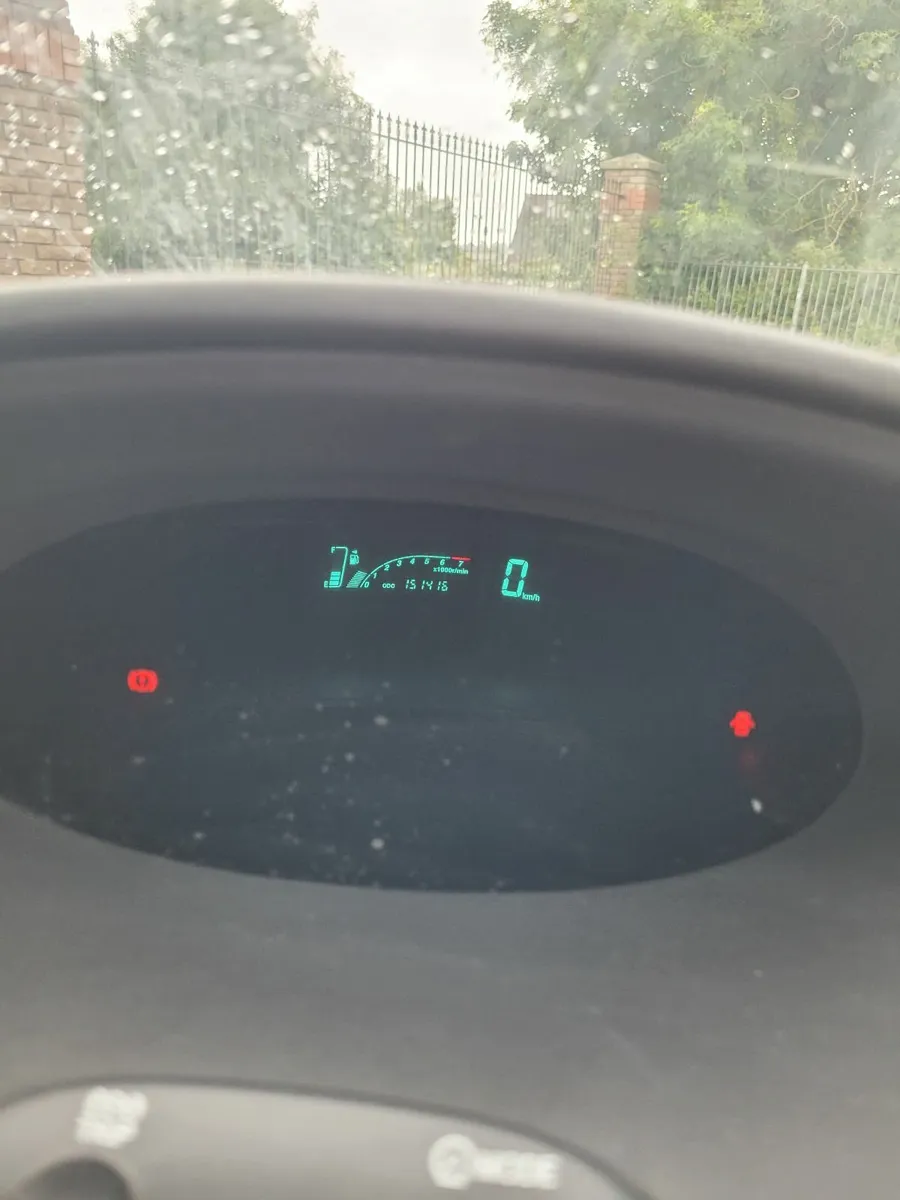 Toyota Yaris 2005 - Image 2