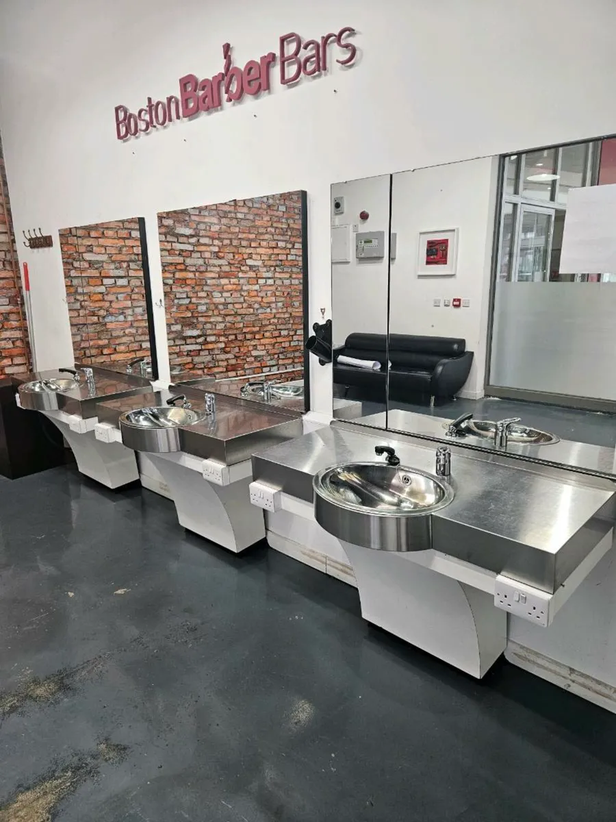 Barber Salon Styling Station x3 - Image 1