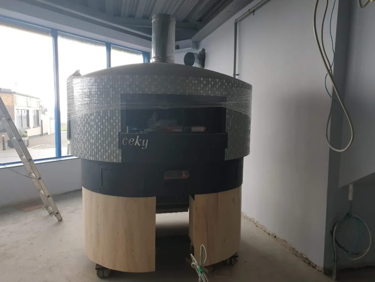 Pizza oven - Image 1