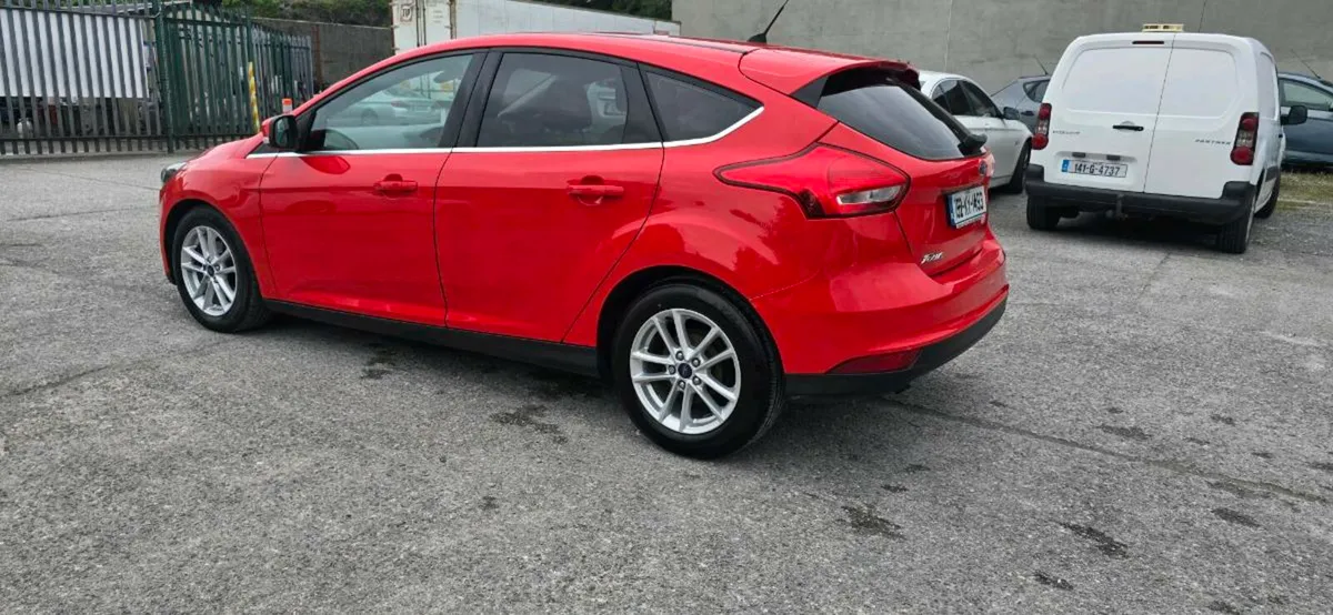 Ford Focus Zetec - Image 3