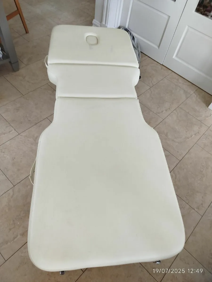 Portable Massage Table - Image 4