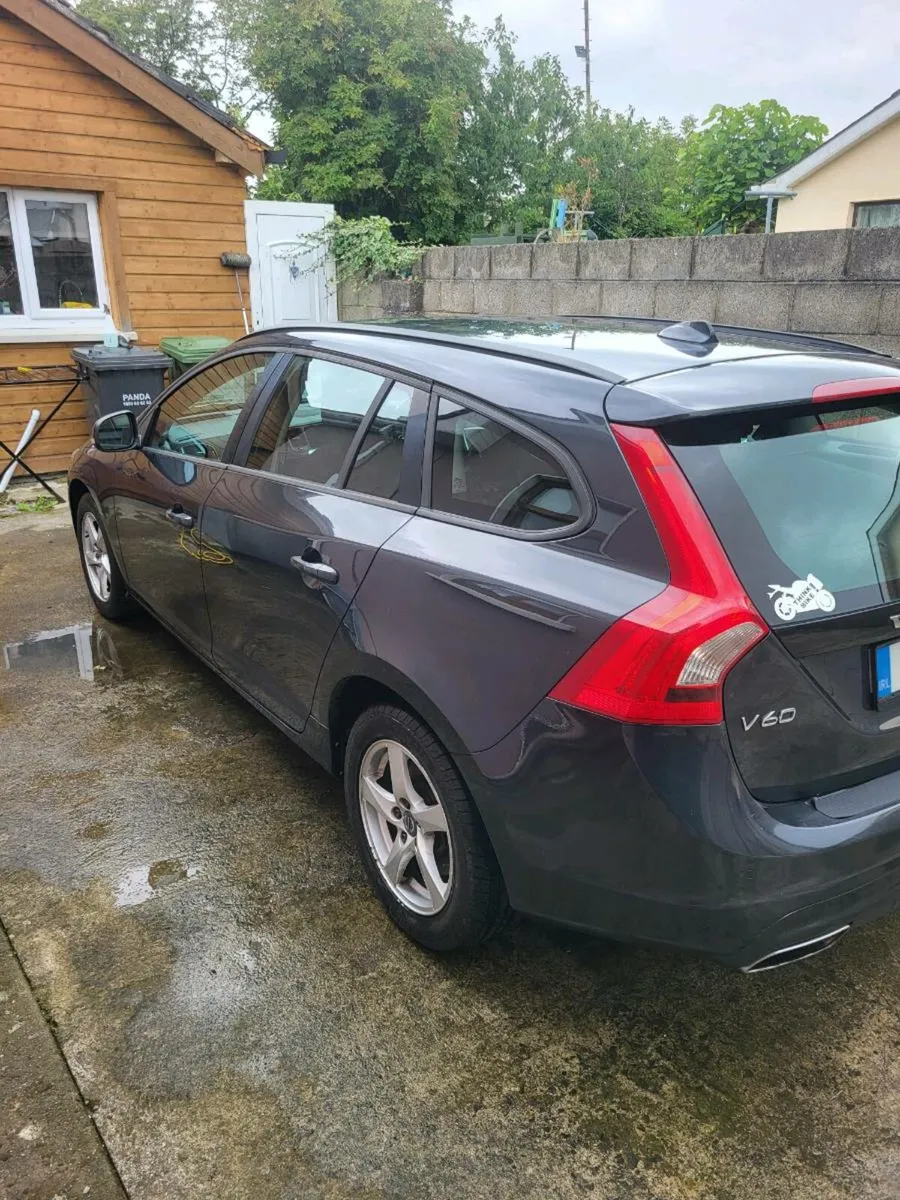 Volvo v60 - Image 4