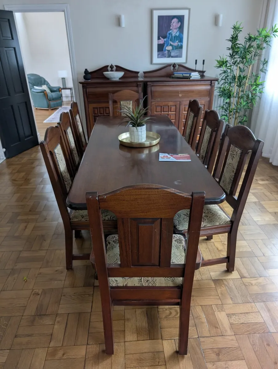 . Mahogany Dining room table and 8 chairs - Image 1