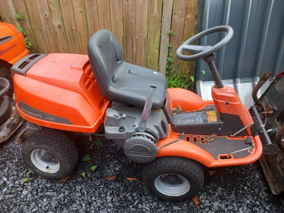Ride on lawnmower - Image 1