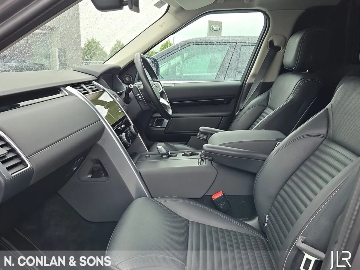 Land Rover Discovery 3.0d Sdv6 SE Commercial (pri - Image 3