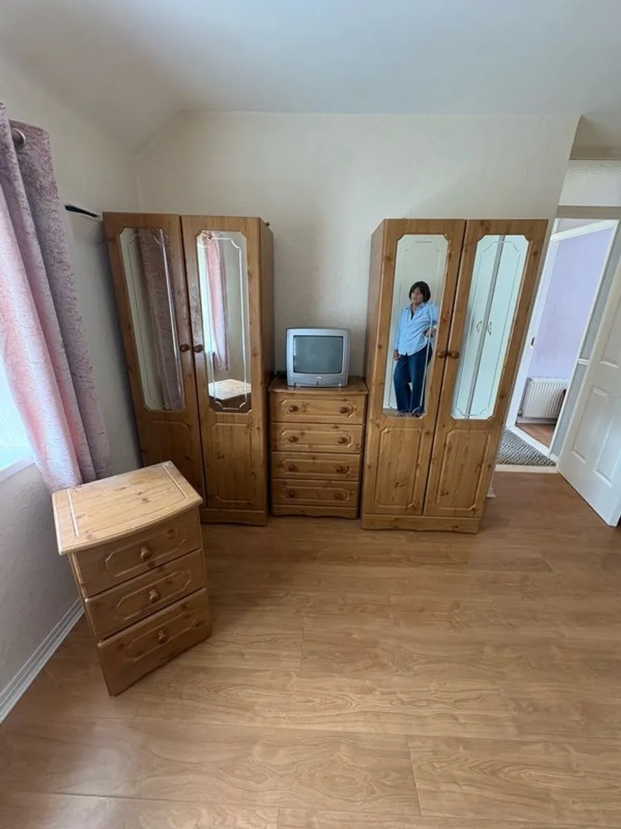 wardrobe - Image 1