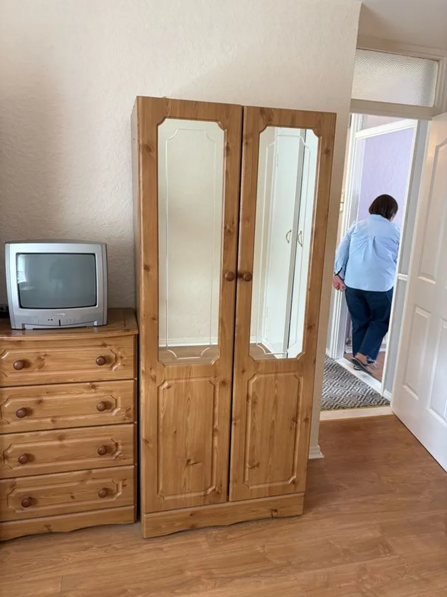 wardrobe - Image 3