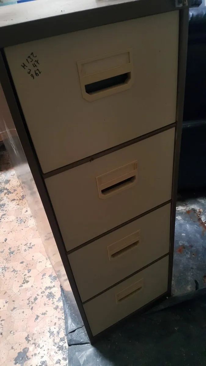 Filling cabinet - Image 1