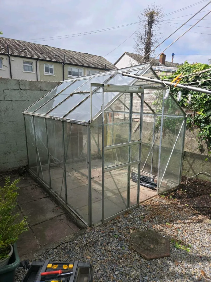 6x8 Halls greenhouse - Image 1