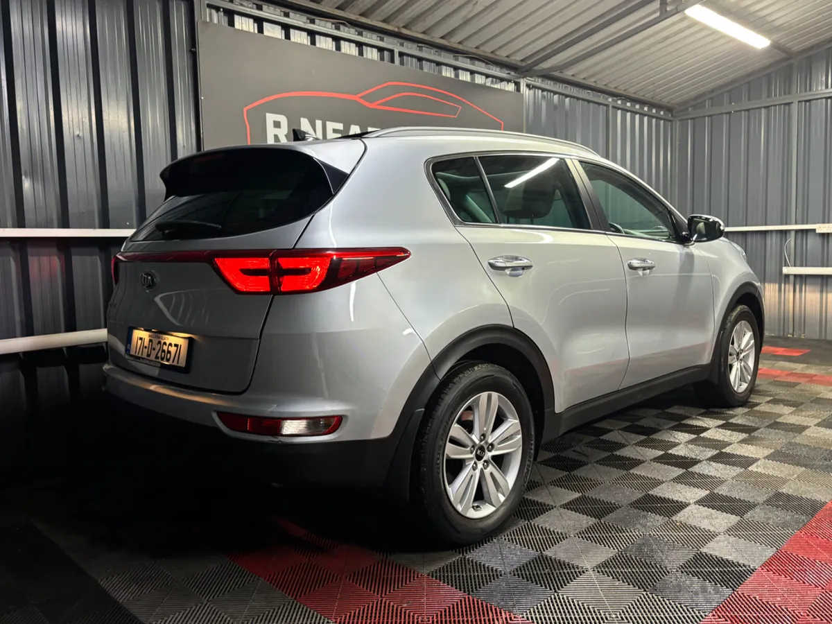 2017 Kia Sportage 1.7 PLATINUM S Manual - Image 3