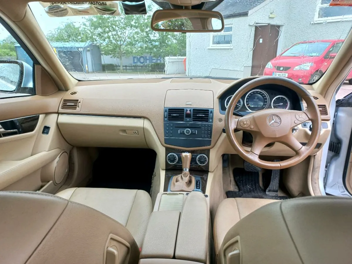Mercedes benz C200 automatic ( READ ADD) - Image 2