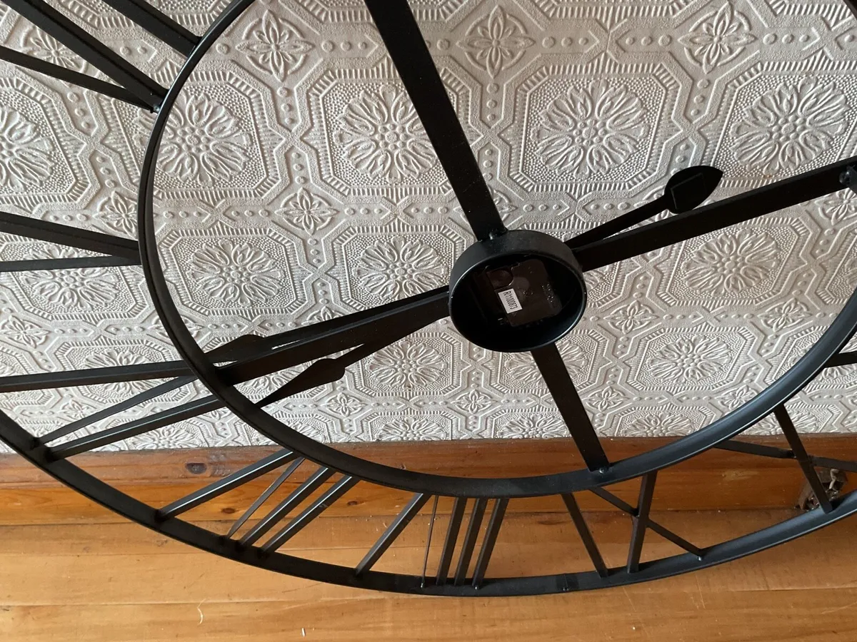 Metal clock - Image 2