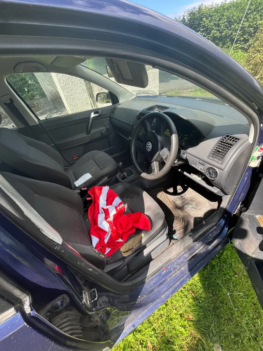 Volkswagen polo - Image 4