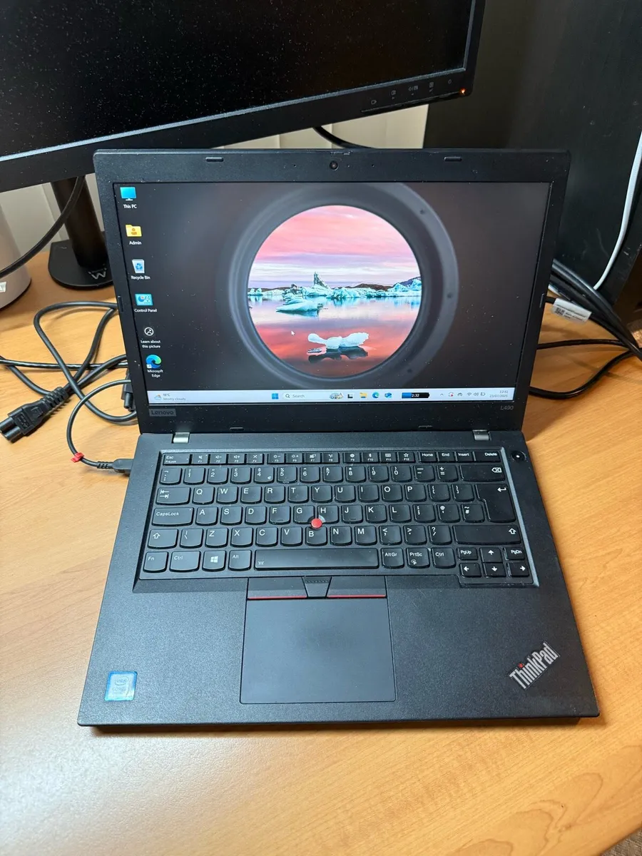 Lenovo i7 pro 16-256 win 11 pro - Image 1