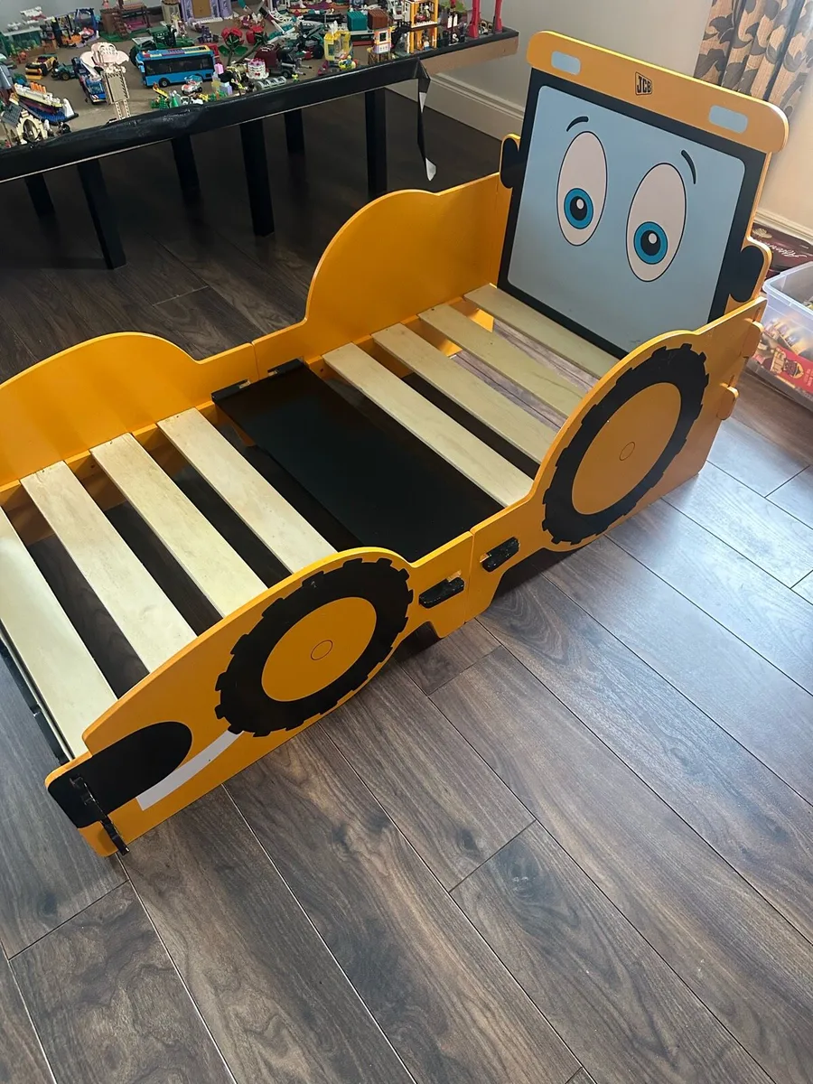 Bed children’s jcb - Image 2