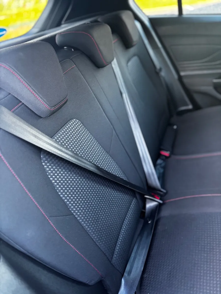 Ford Focus 2022 - Image 4