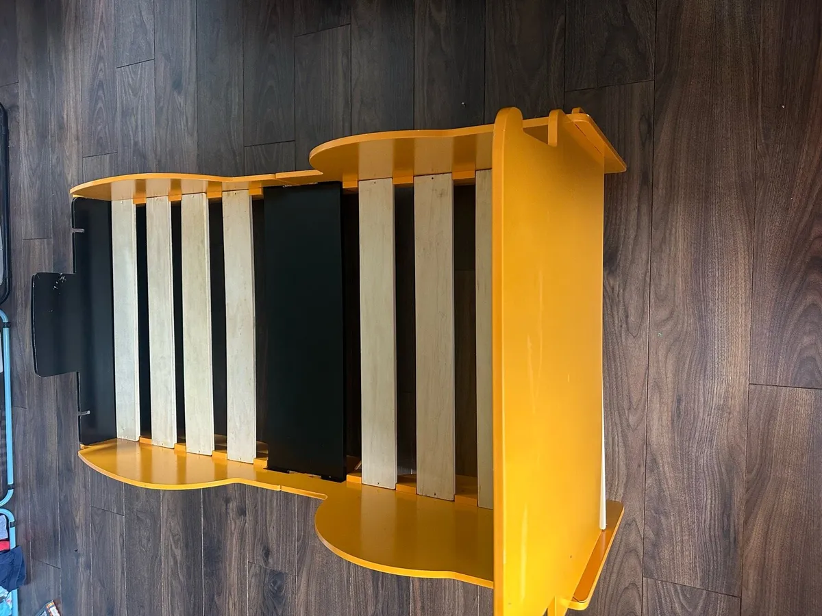 Bed children’s jcb - Image 4